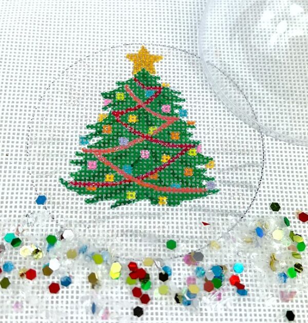 Christmas Ornament w/Clear Dome &amp; Confetti – Christmas Tree - The Flying Needles
