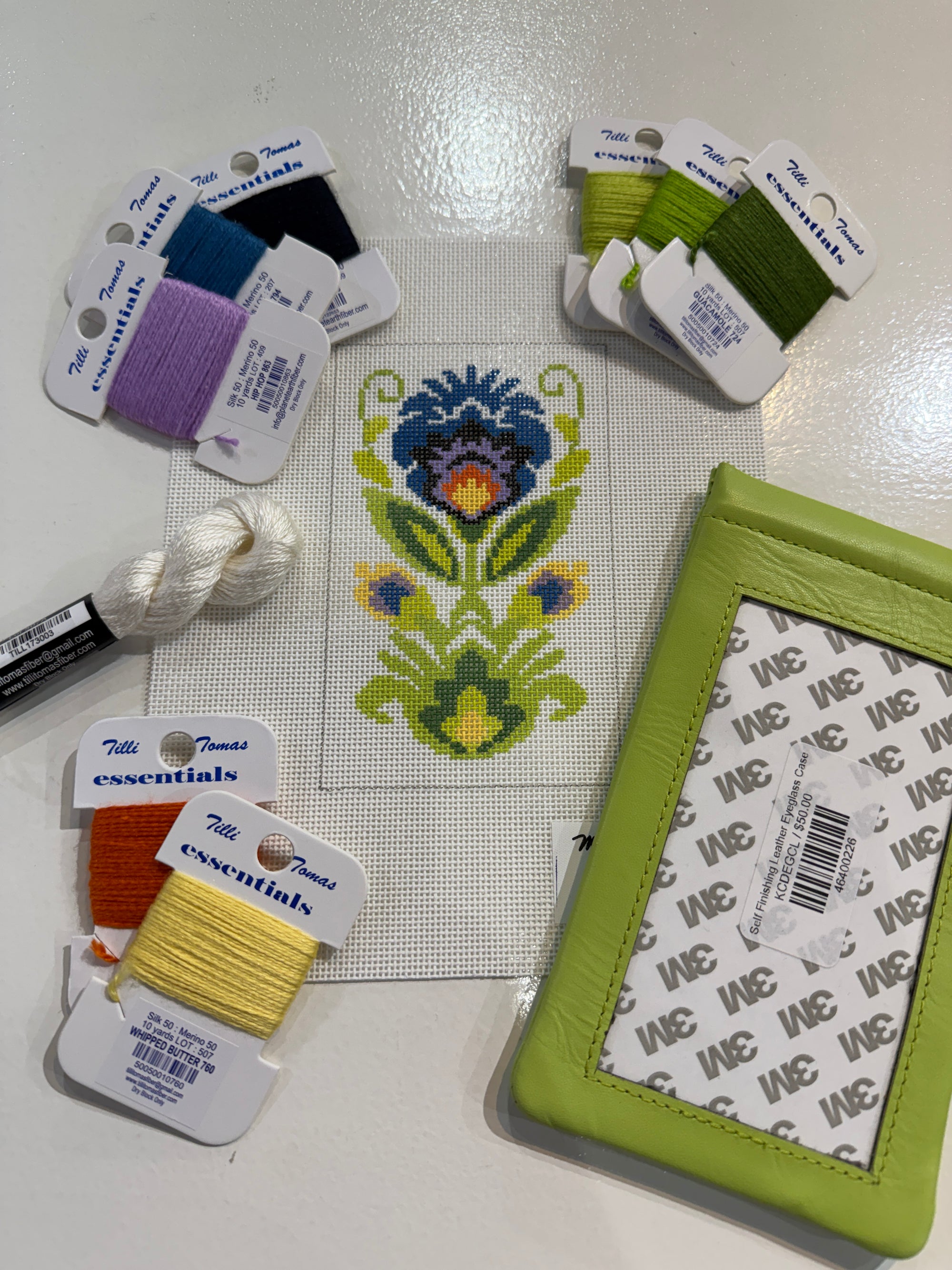 Self Finishing Eyeglass Case Kit - The Flying Needles