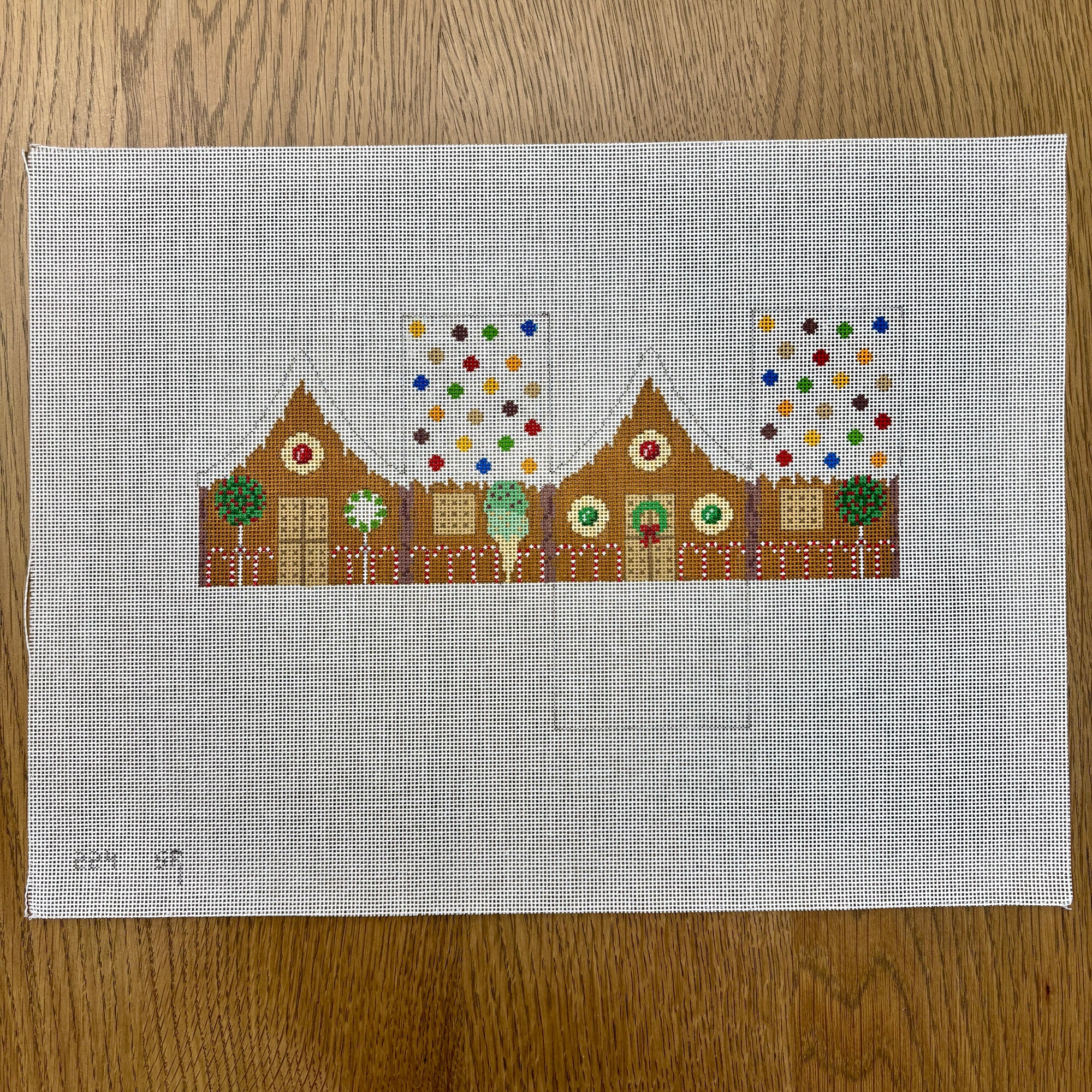 M & M Arched Roof, 3D Gingerbread House - 18 mesh - The Flying Needles