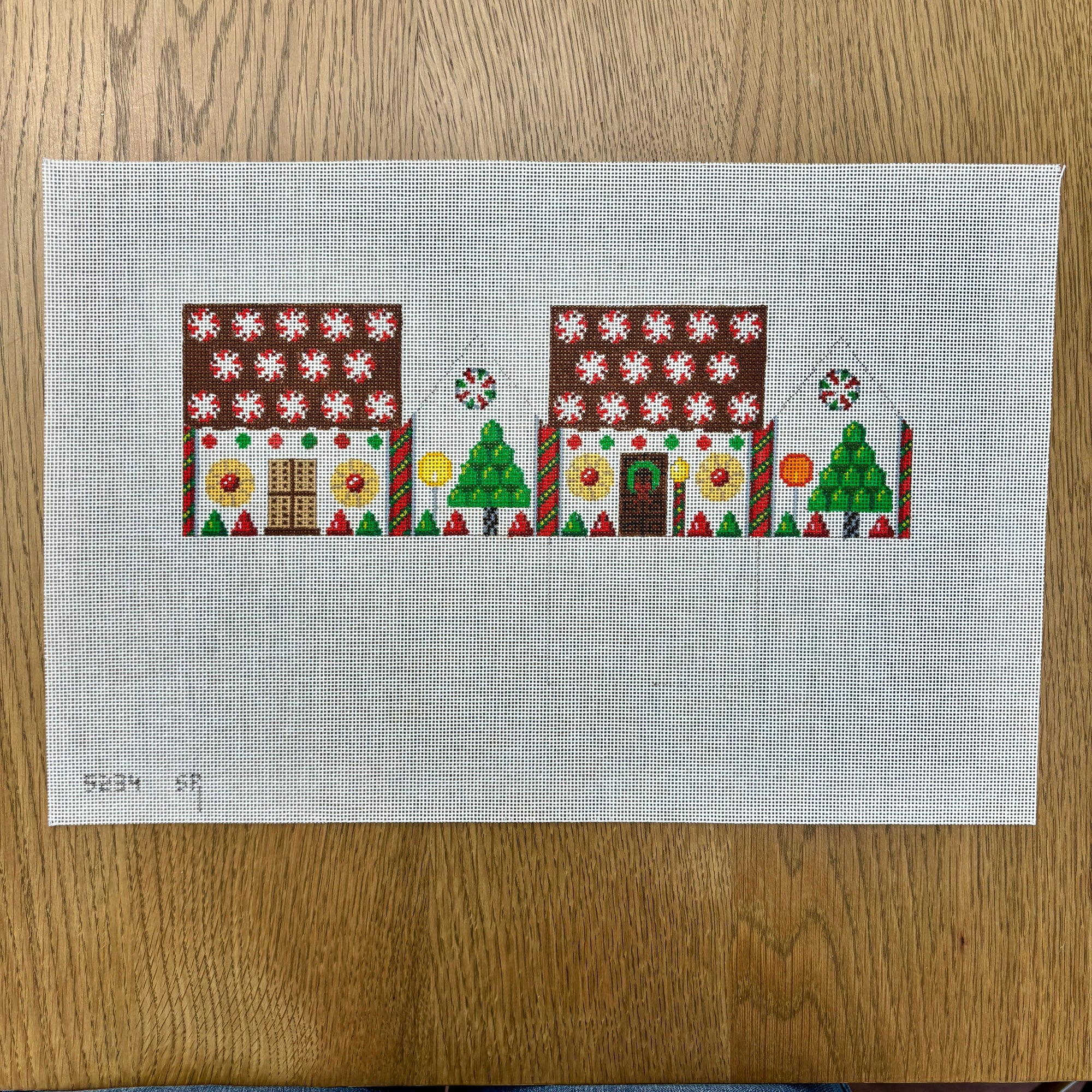 Peppermint Rounds, 3D Gingerbread House - 18 mesh - The Flying Needles