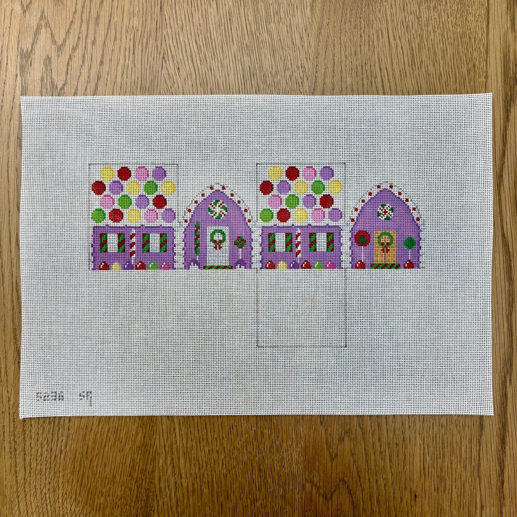 Grape with Jelly Rounds Roof, 3D Gingerbread House - 18 mesh - The Flying Needles