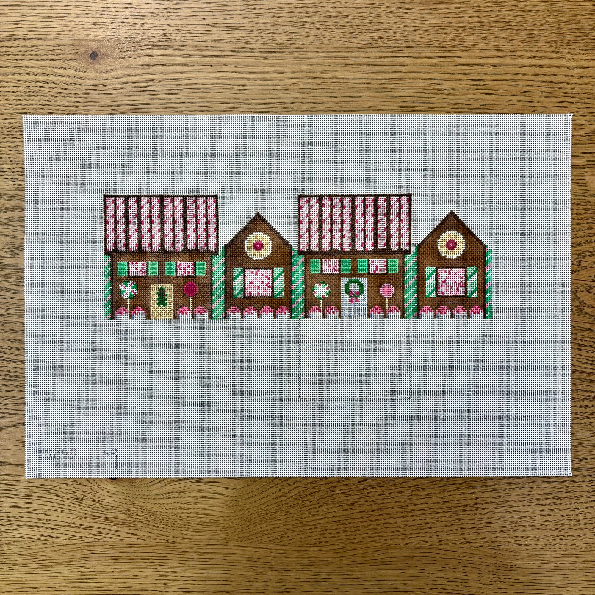 Peppermint and Dark Chocolate, 3D Gingerbread House - 18 mesh - The Flying Needles