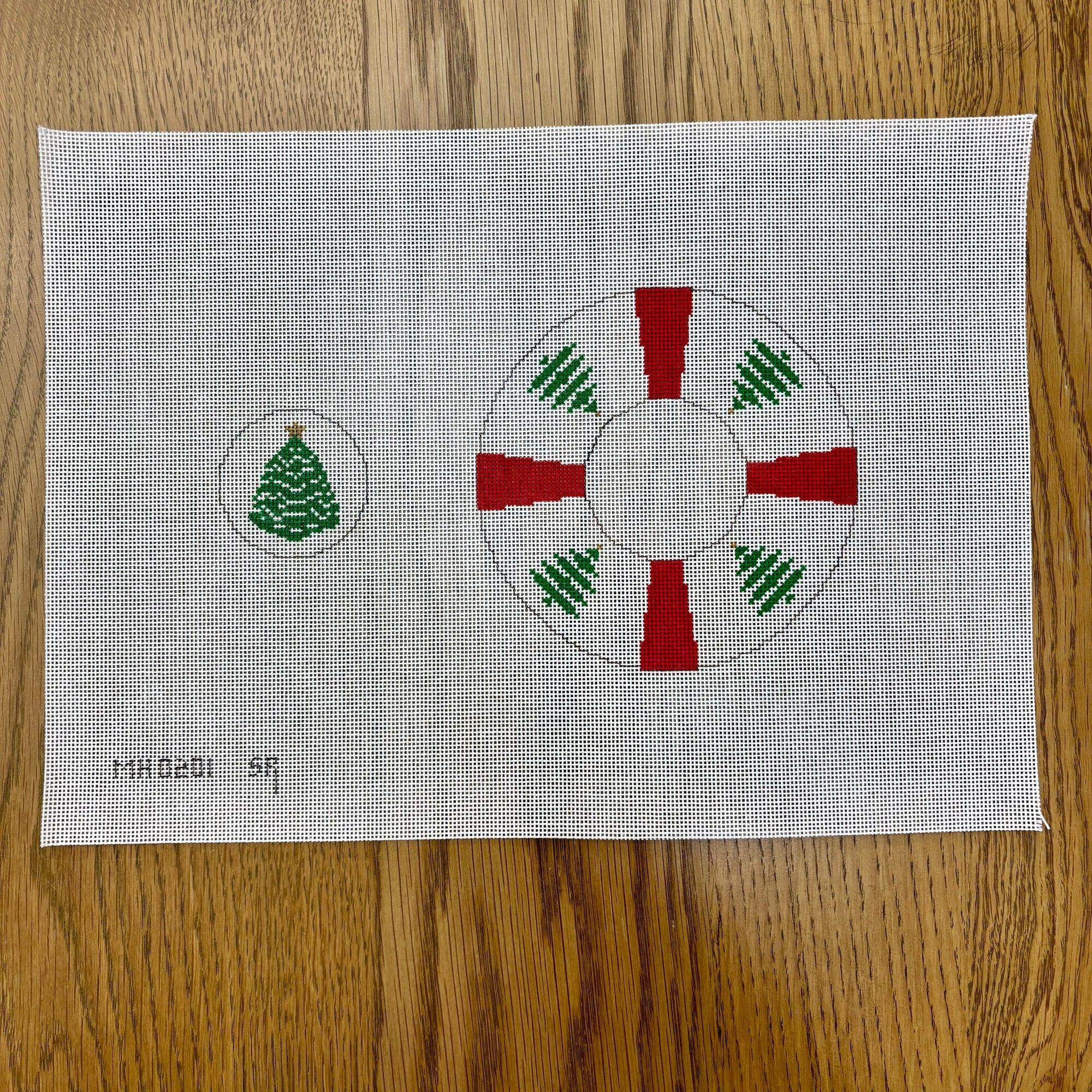 Christmas Trees, Circle Dangler Ornament - 18 mesh - The Flying Needles
