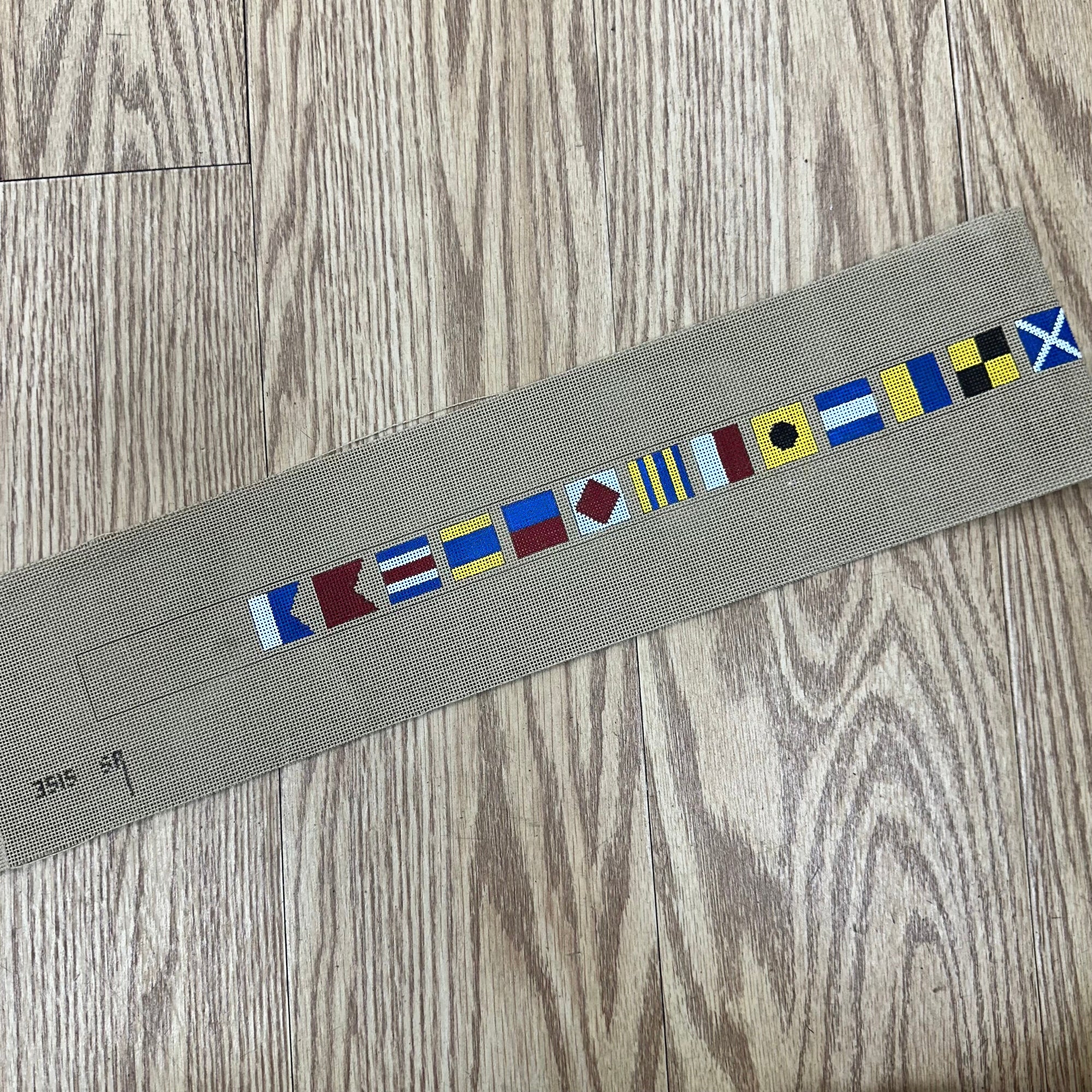 Nautical Alphabet Flags, Belt 18 mesh - The Flying Needles