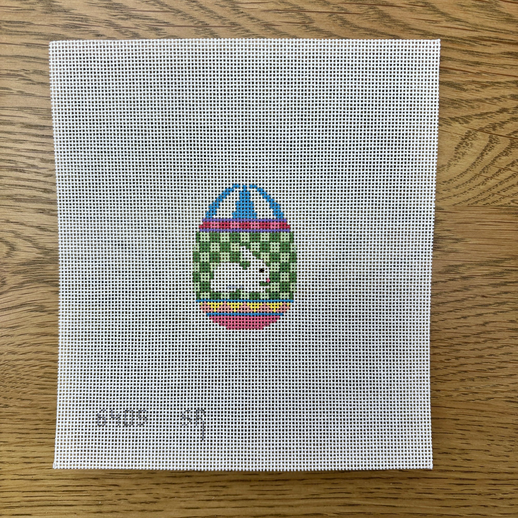 Bunny on Checkers, Small Egg - 18 mesh - The Flying Needles