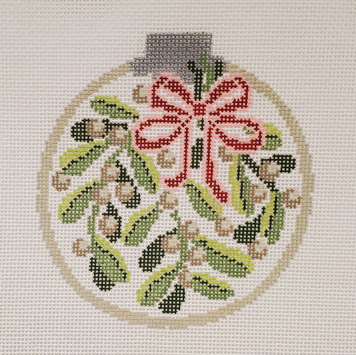 Mistletoe Ornament White - The Flying Needles